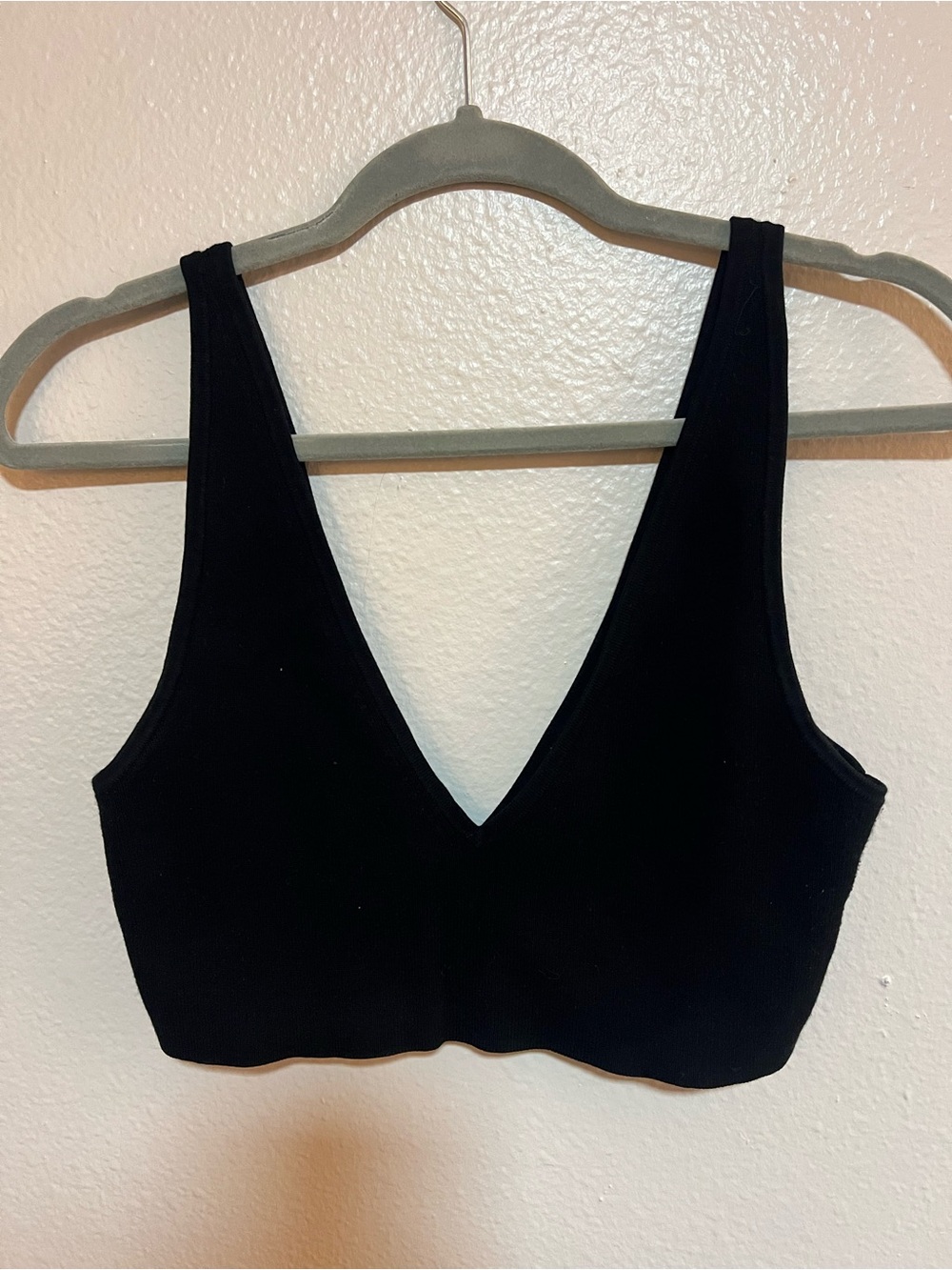 Black V-Neck Ribbed Crop Tank Top